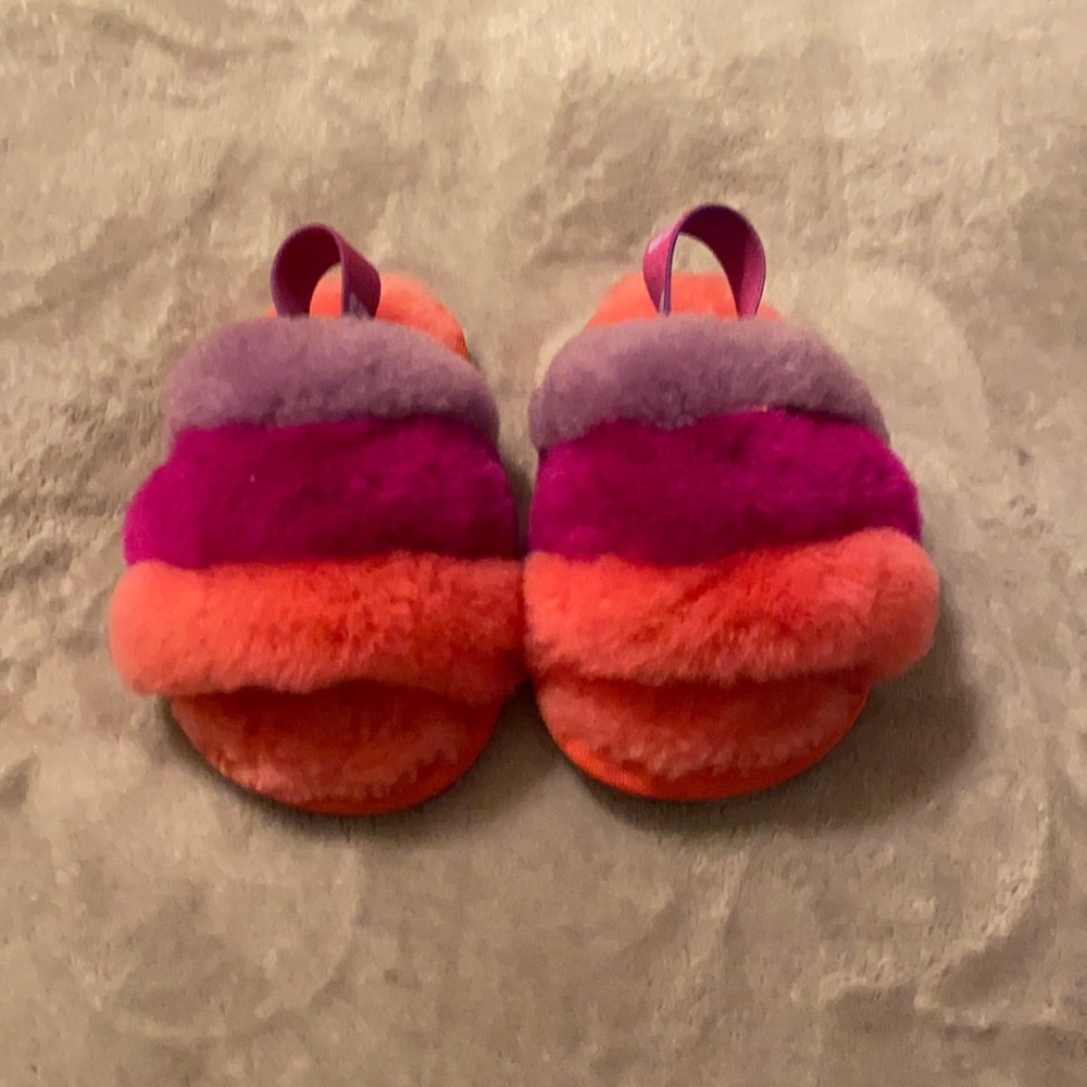Toddler girls UGG slides